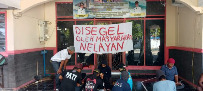 IMG-20250917-WA0199-650x293 IMG-20250917-WA0199-650x293 ⭐️L-PATI Bulukumba Gelar Aksi di Depan Kantor Dinas Perikanan, Suarakan Tiga Tuntutan IMG 20250917 WA0199 650x293
