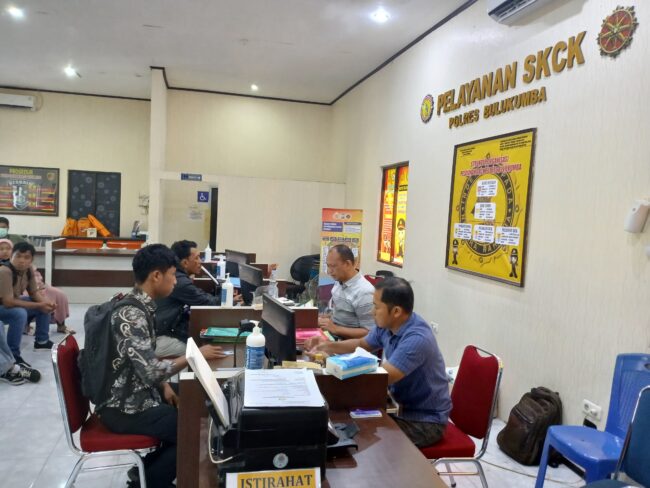 IMG-20250918-WA0095-650x488 IMG-20250918-WA0095-650x488 ⭐️Polres Bulukumba Nonstop Melayani, 4.722 SKCK PPPK Rampung dalam 9 Hari IMG 20250918 WA0095 650x488