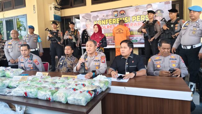 ⭐️Polres Parepare Gagalkan Penyelundupan 44 Kilogram Sabu Asal Samarinda IMG 20250918 WA01231 650x366