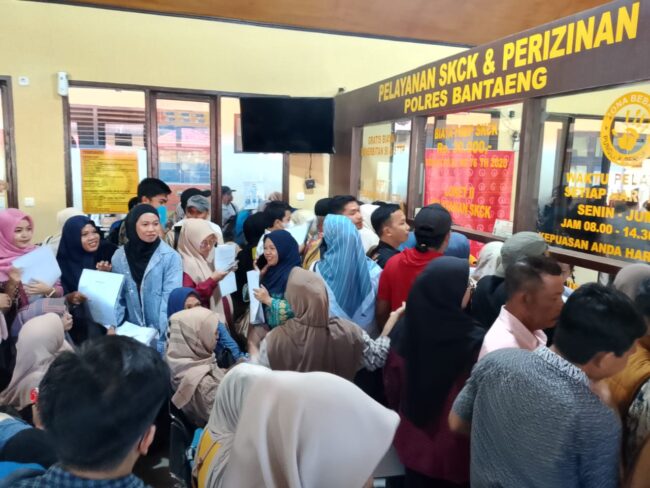 IMG-20250918-WA0190-650x488 IMG-20250918-WA0190-650x488 ⭐️Antisipasi Lonjakan Pemohon SKCK, Pelayanan Polres Bantaeng Diapresiasi Warga IMG 20250918 WA0190 650x488
